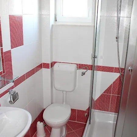 Cosy In Rogoznicko With Parking * Zečevo