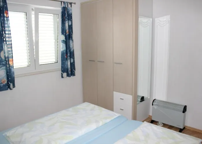 Apartman Cosy In Rogoznicko With Parking