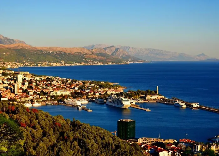 Cosy In Rogoznicko With Parking